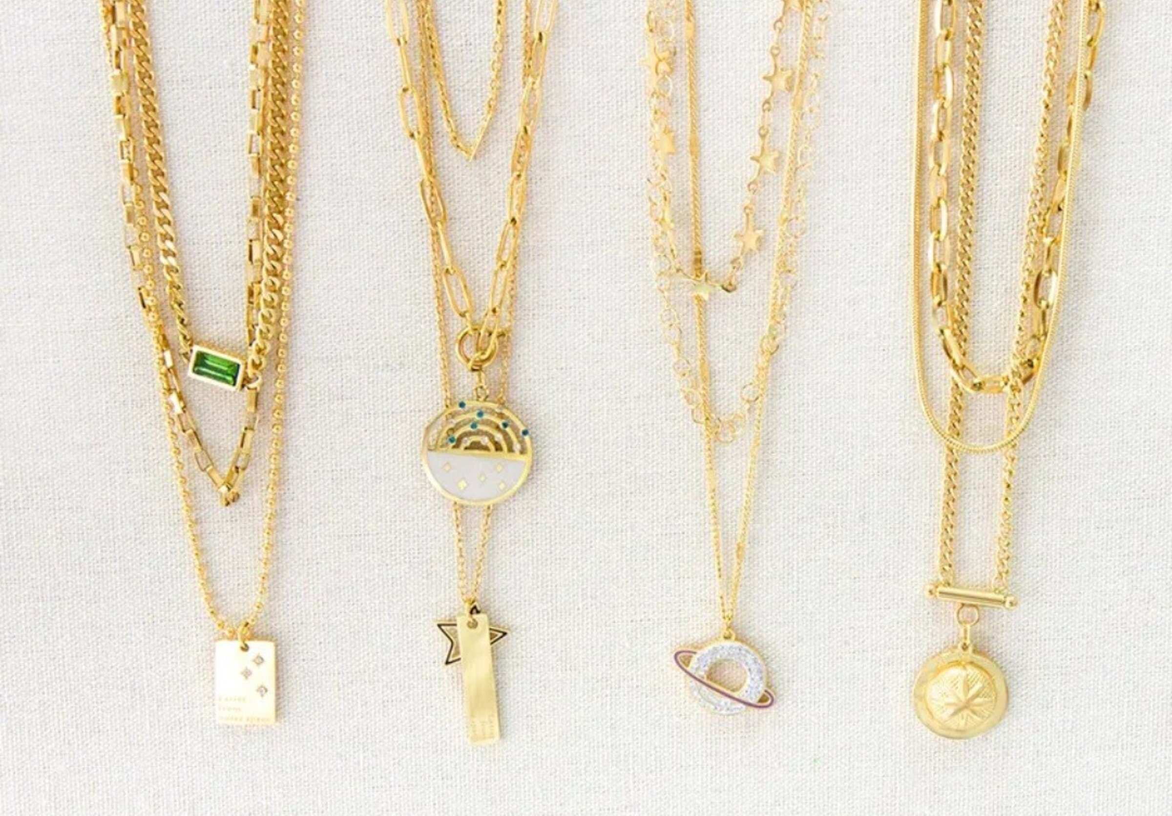 COLLARES Y COLGANTES